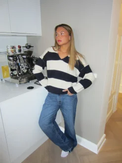 Margoth strikpolo med striber - Hvid/navy