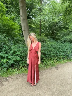 Marielle kjole med blomster - Sort/rød