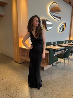 Miana maxi satinkjole - Sort