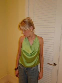 Milena halterneck top i satin - Grøn