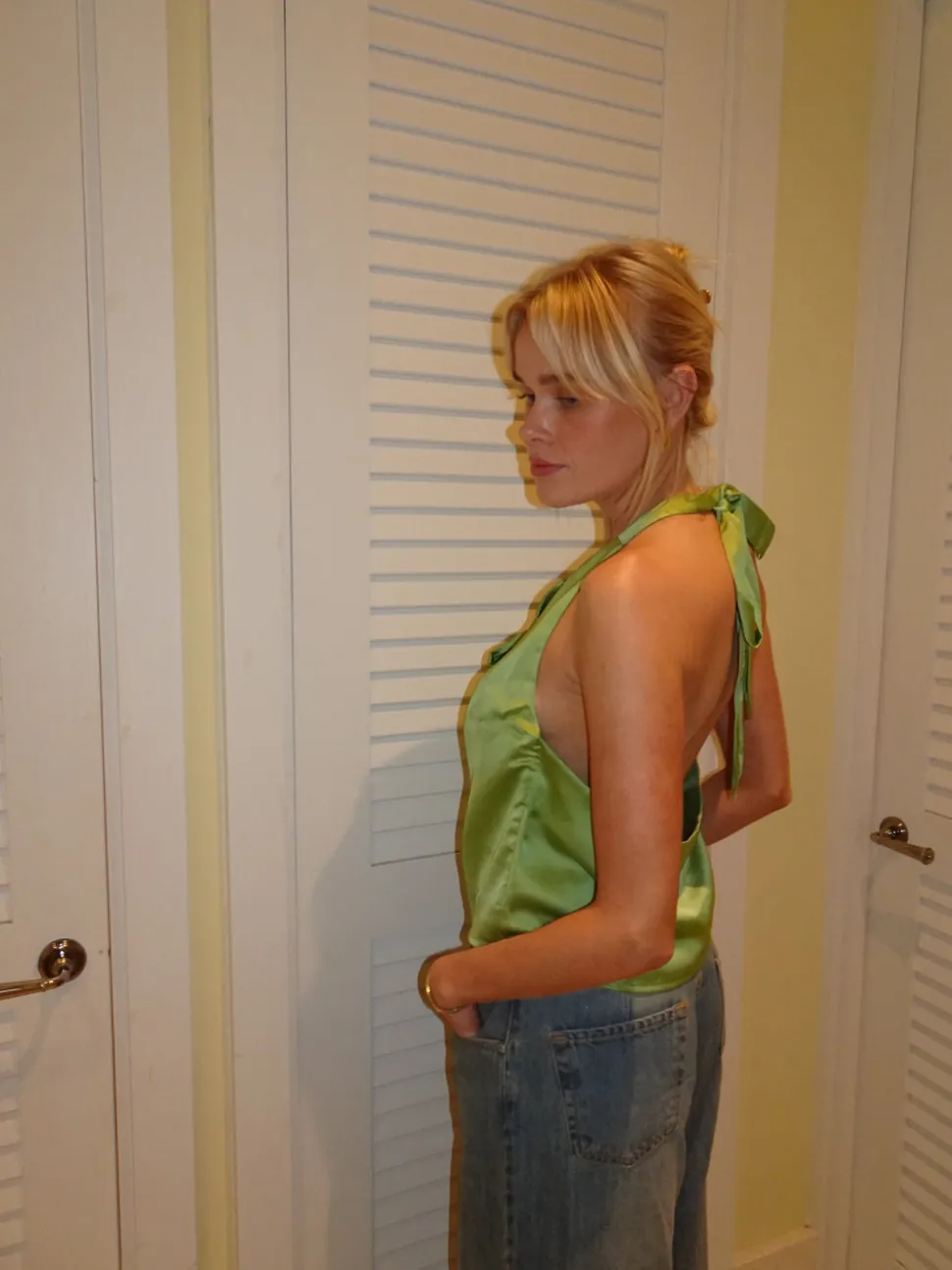 Milena halterneck top i satin - Grøn