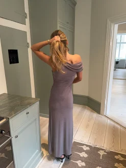Mina one shoulder maxikjole - Taupe