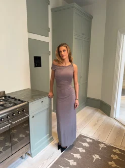 Mina one shoulder maxikjole - Taupe