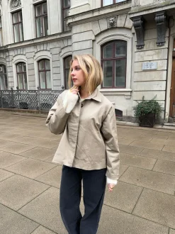 Monica kort trenchcoat - Beige