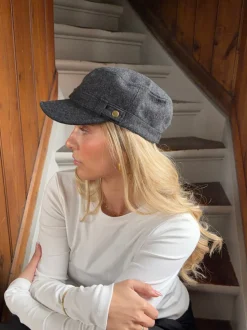 Myra kasket med detaljer - Grå