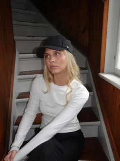 Myra kasket med detaljer - Grå