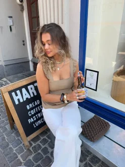 Noor top i hørblanding - Mørk beige