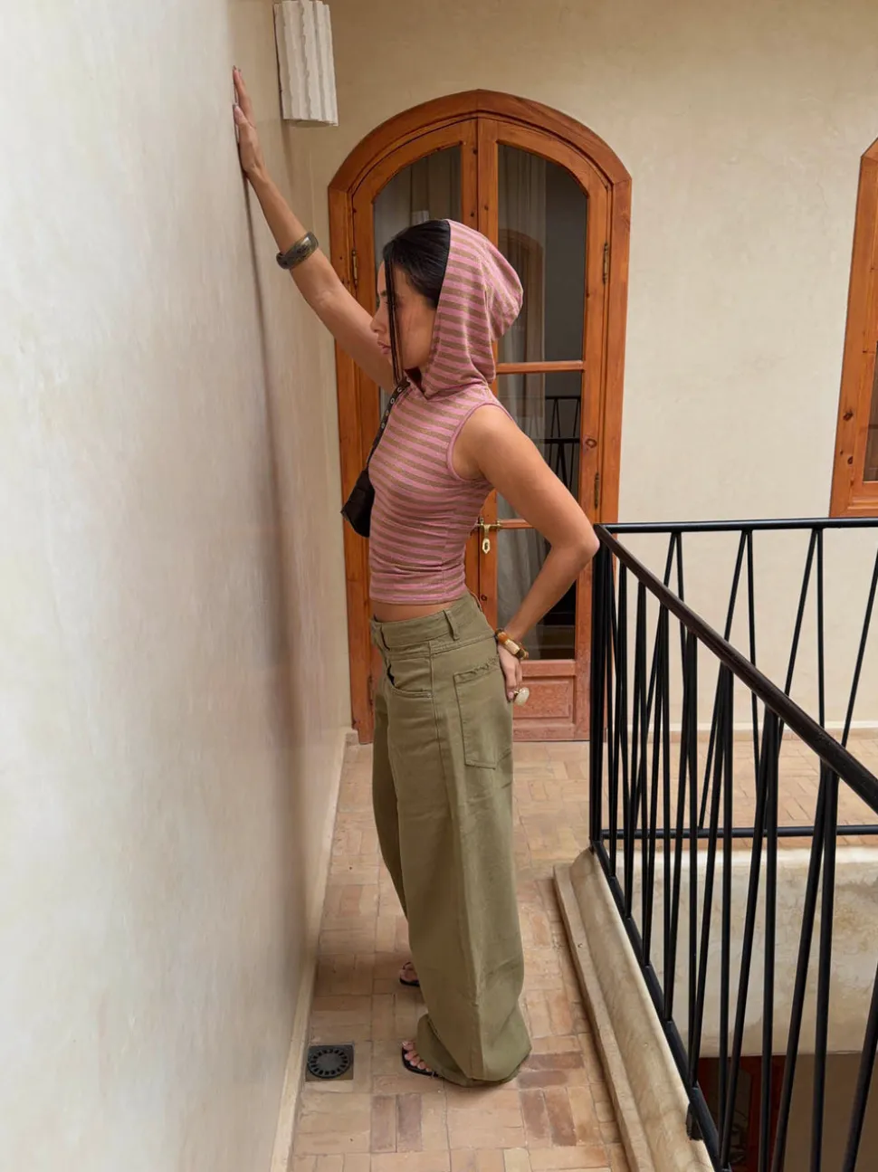 Nova glimmertop med hætte - Lyserød/beige