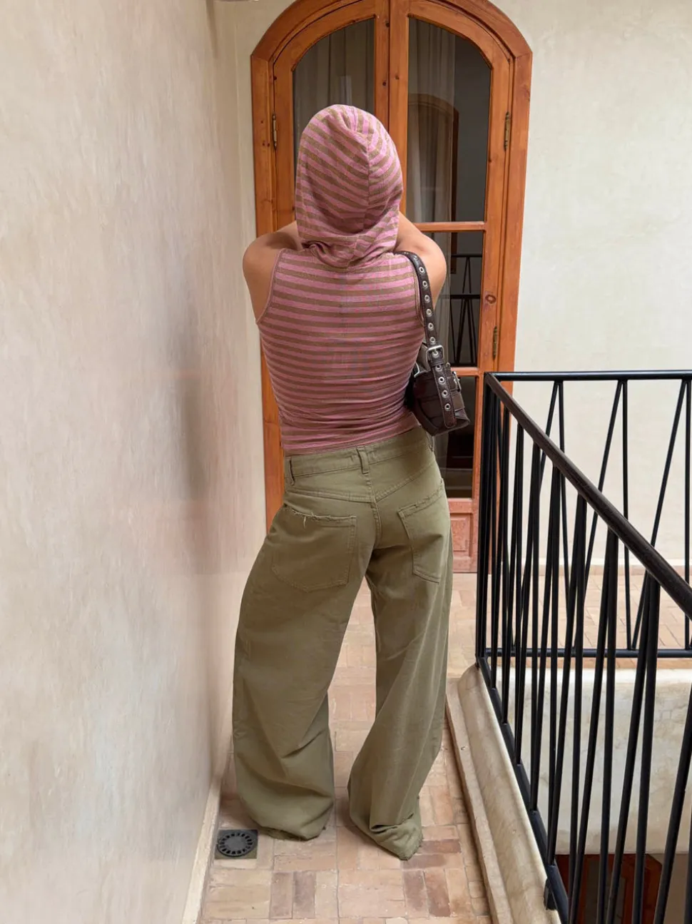 Nova glimmertop med hætte - Lyserød/beige