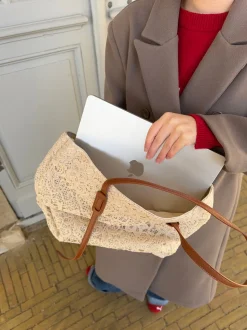 Porto Alegre skuldertaske med blonde - Beige