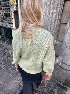 Raffaella kabelstrik med ballonærmer - Sage grøn