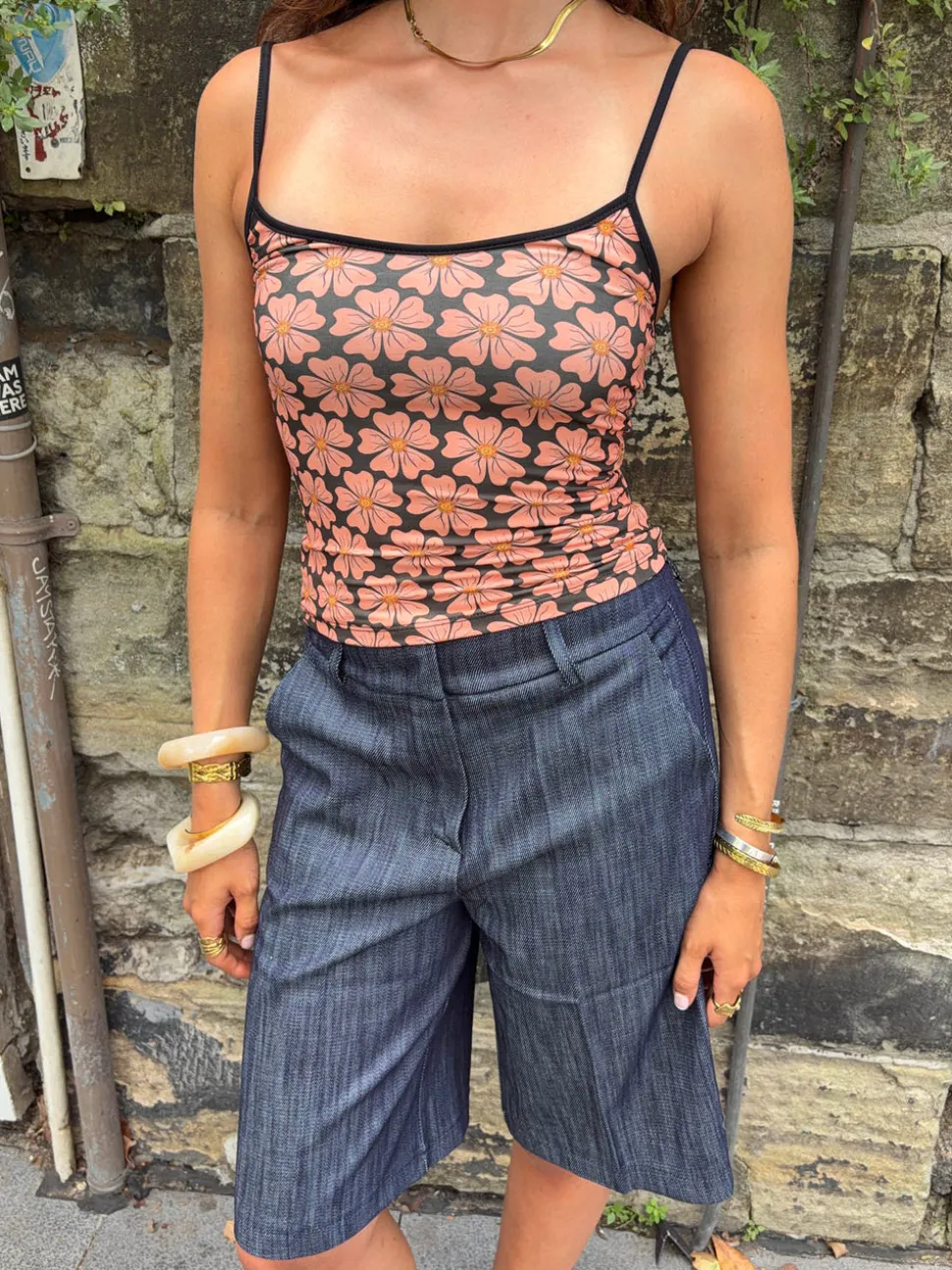 Rania top med blomster - Sort/orange