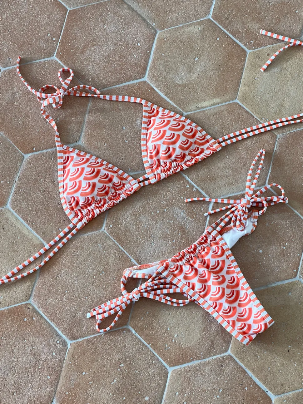 Riana bikini med mønster - Hvid/orange