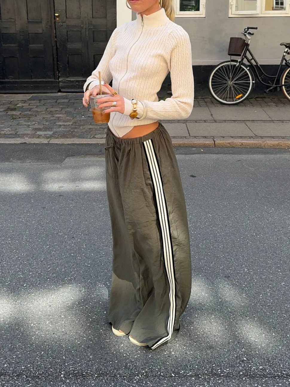 Samantha bukser med stribe detaljer - Kaki