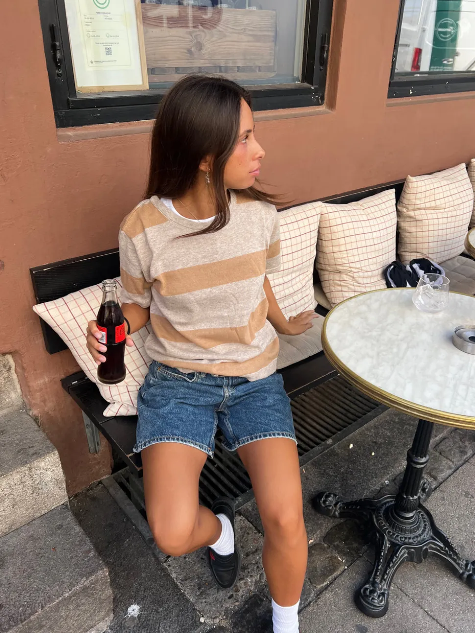 Sannie stribet t-shirt i let strik - Nude/beige