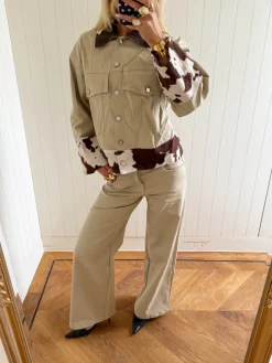 Scandivv denimjakke med koprint - Beige/brun/hvid