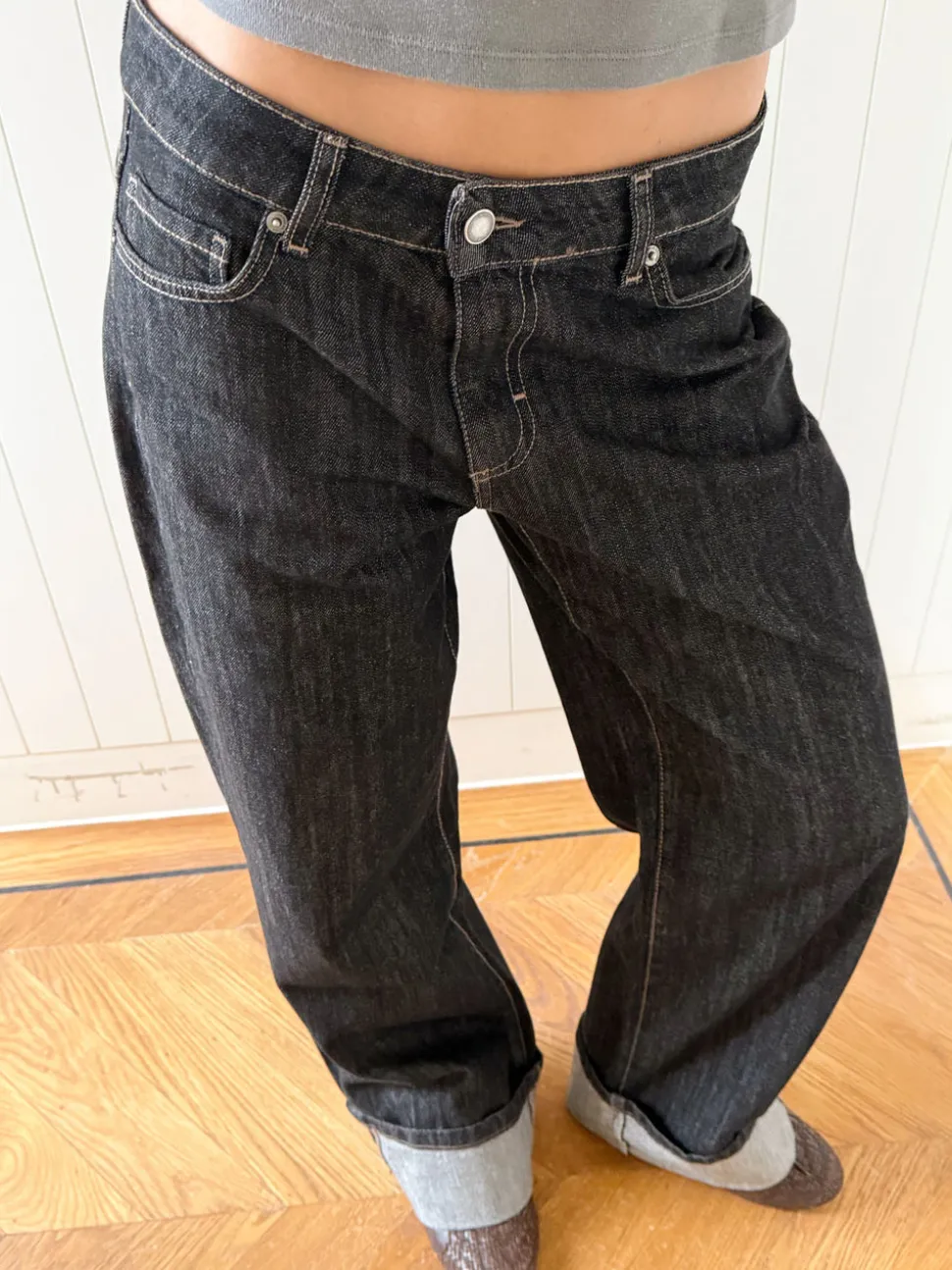Scandivv jeans med opsmøg - Grå