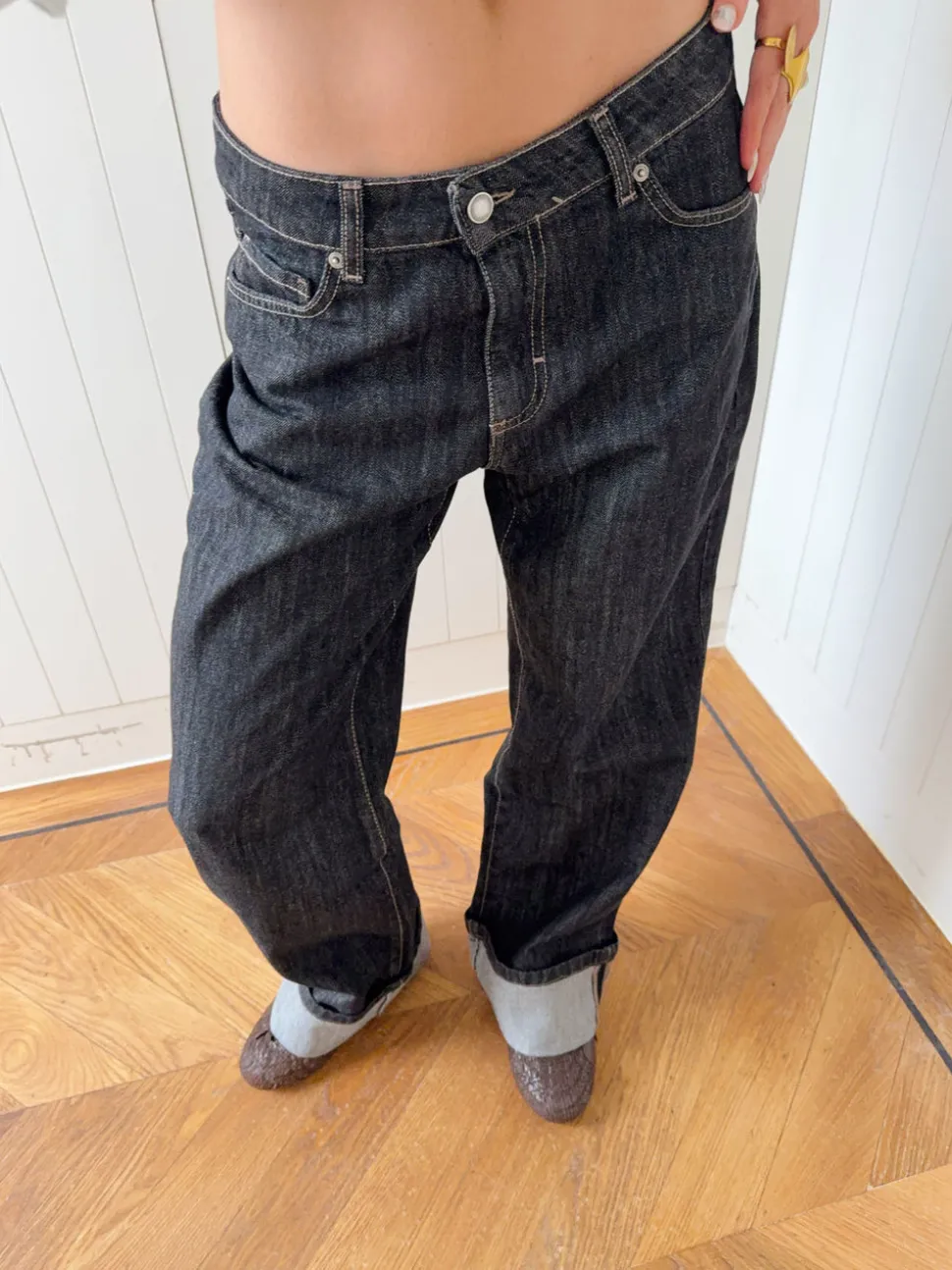 Scandivv jeans med opsmøg - Grå