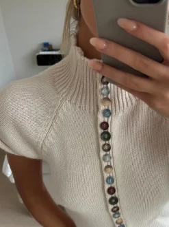 Scandivv kortærmet strik med knapper - Beige/off white