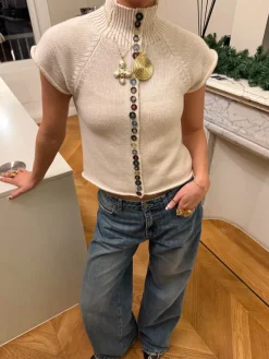 Scandivv kortærmet strik med knapper - Beige/off white