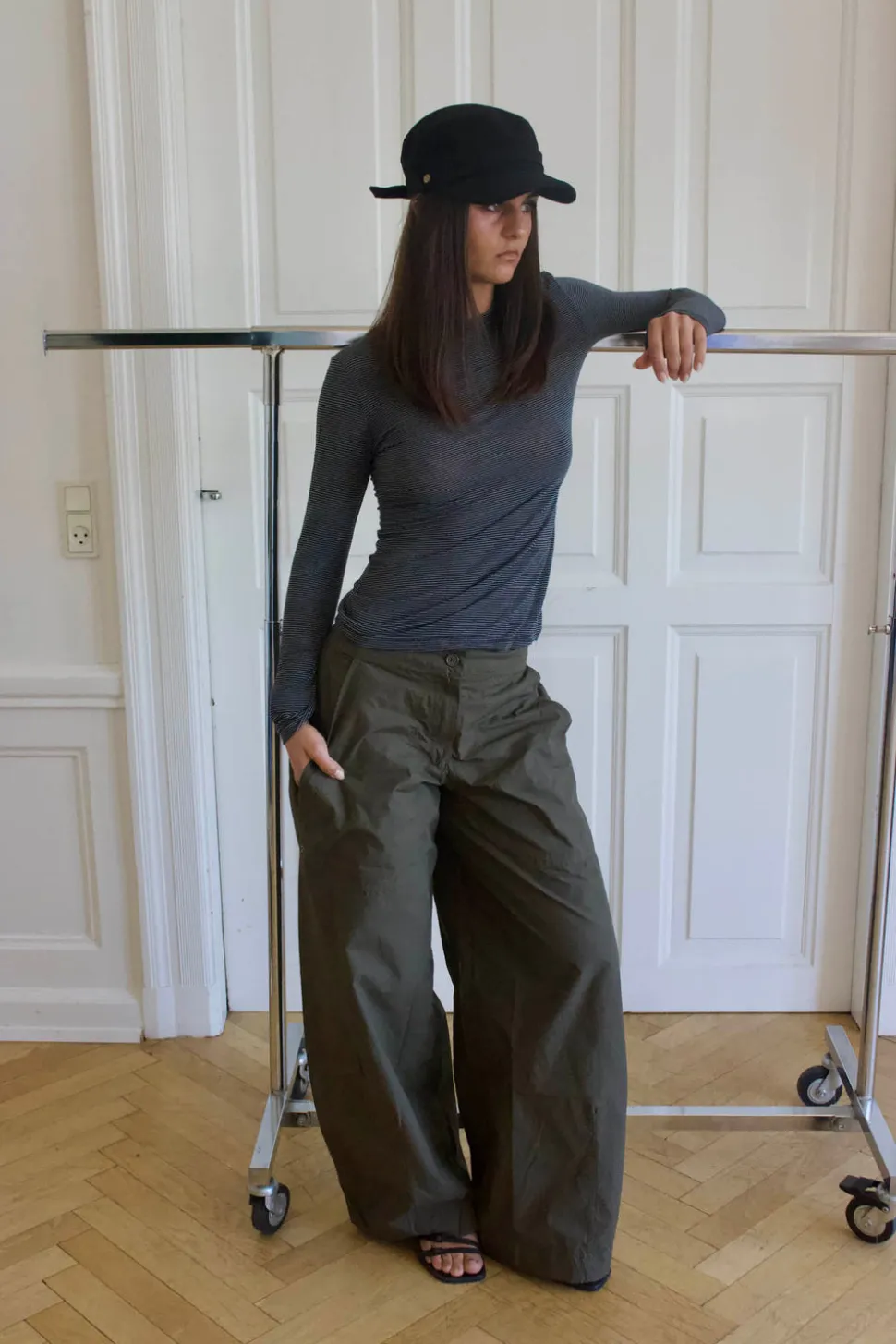 Suzy bluse med striber - Sort og grå