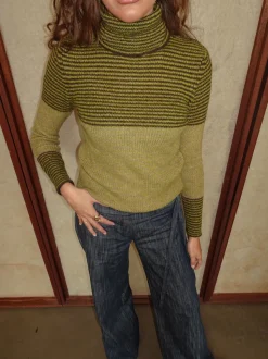 Swela striktrøje med turtleneck - Grøn/brun