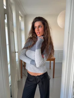 Swela striktrøje med turtleneck - Lyseblå/mørkeblå