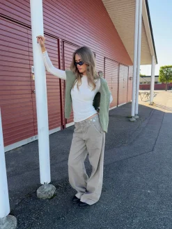 Tanija jeans med ringdetaljer - Beige