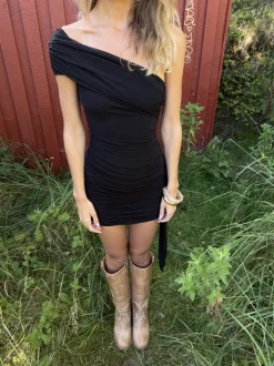 Tara minikjole - Sort