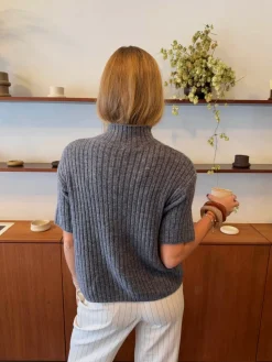Tassi striktrøje med turtleneck - Grå
