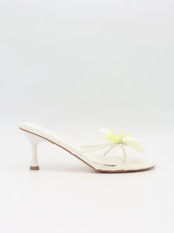 Thaline stiletter med blomsterdetalje - Hvid