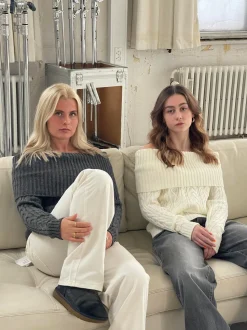 Theresa off-shoulder strik - Grå