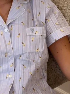 Tinna pyjamas sæt med isvafler - Blå/hvid