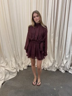 Tommeline kjole med bindebånd - Bordeaux/sort