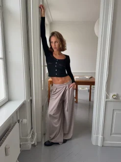 Trina suitbukser med spændedetalje - Beige