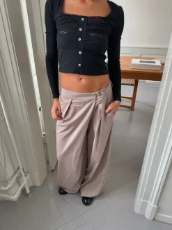 Trina suitbukser med spændedetalje - Beige