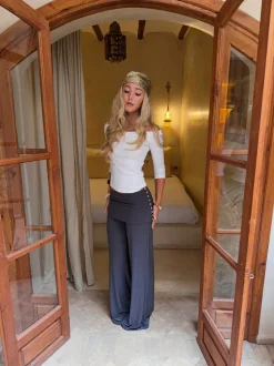 Tula bukser med foldedetalje og knapper - Grå