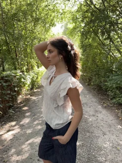 Ulana top med detaljer - Beige