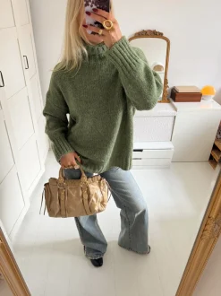 Valdamara oversized striktrøje med turtleneck - Grøn