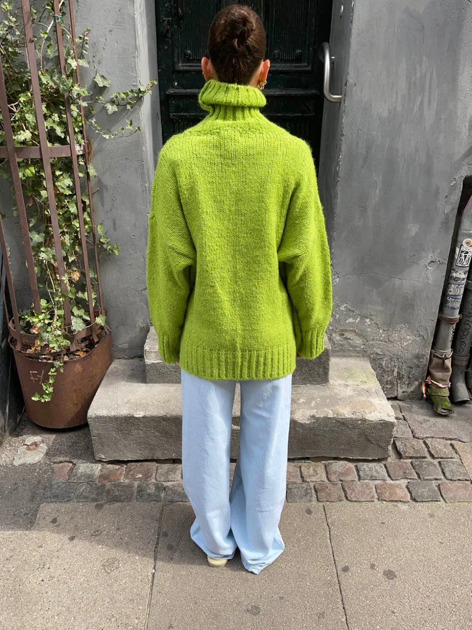 Valdamara oversized striktrøje med turtleneck - Limegrøn