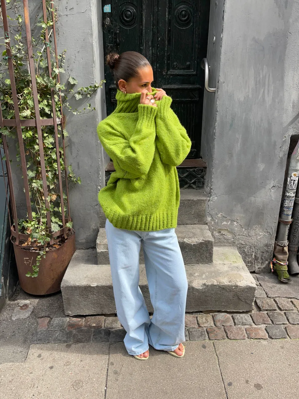 Valdamara oversized striktrøje med turtleneck - Limegrøn