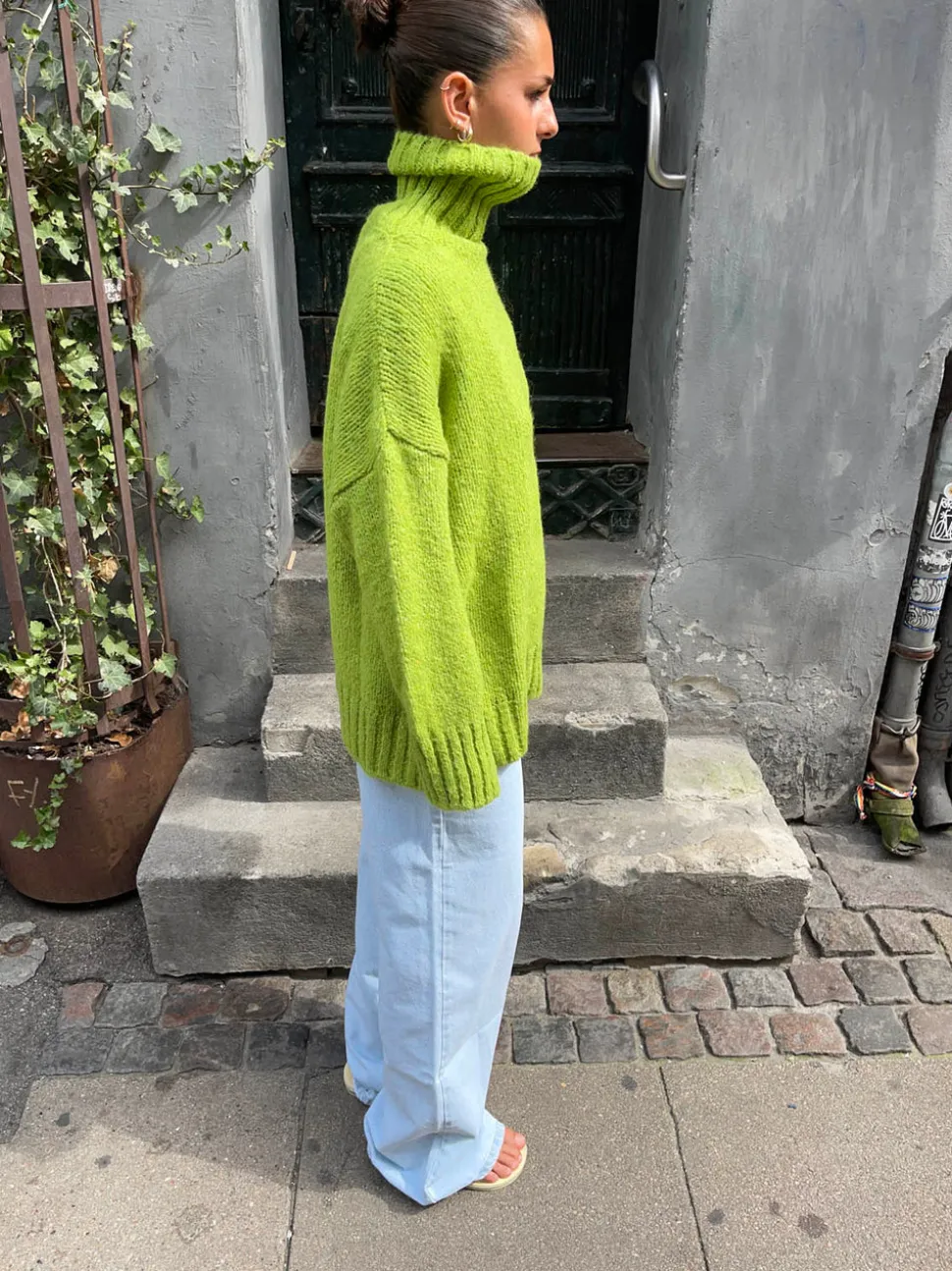 Valdamara oversized striktrøje med turtleneck - Limegrøn