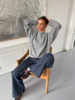 Vicky striktrøje med ribdetaljer - Grå