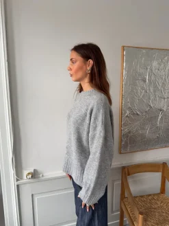 Vicky striktrøje med ribdetaljer - Grå