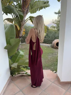 Vinja maxikjole med sjal - Rød/bordeaux