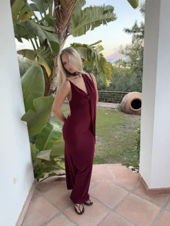 Vinja maxikjole med sjal - Rød/bordeaux