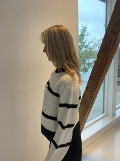 Vittoria striktrøje med striber - Sort/off white