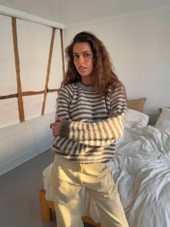 Zeya striktrøje med striber - Hvid/taupe